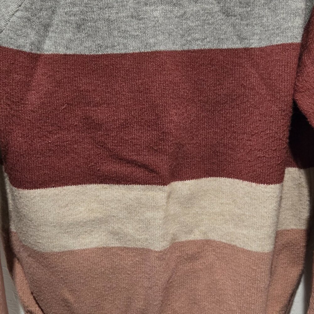 Hem & Thread (M) Like New Sweater - Picture 3 of 4